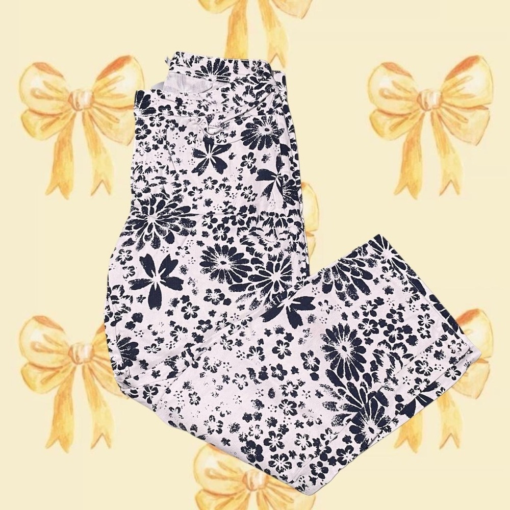 Calvin Klein Black and White Capris